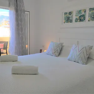 luxury-apartment-in-benalbeach-with-beach-views.es-andalucia.com/